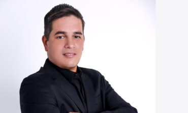 Dirk Hans Pust-POSH MAGAZINE